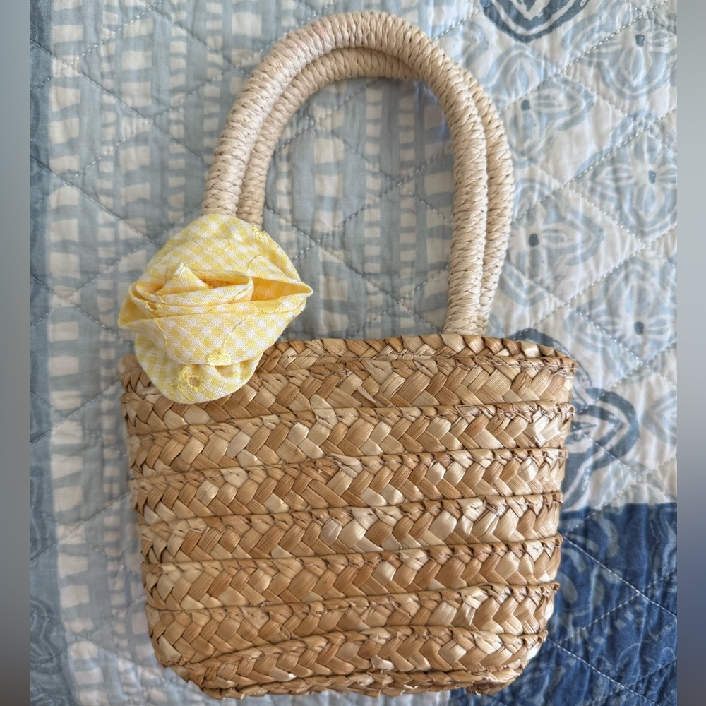 Charming Straw Purse with Yellow Accent